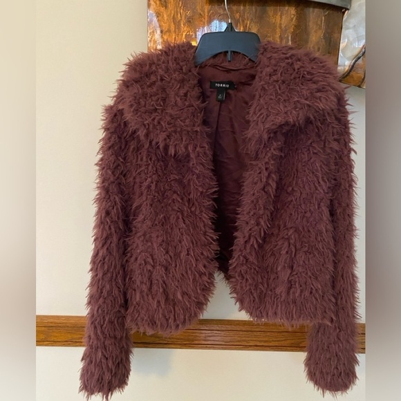 Torrid Faux Fur Sherpa Cropped Jacket Size 2 - Picture 3 of 10